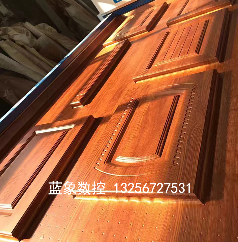 蓝象 板式家具雕刻机设备 橱柜门雕刻机 圆盘换刀数控雕刻机厂家供应