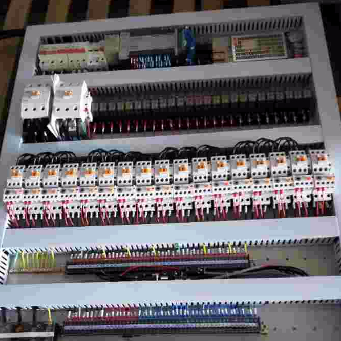 菱美-十二排数控钻电路板