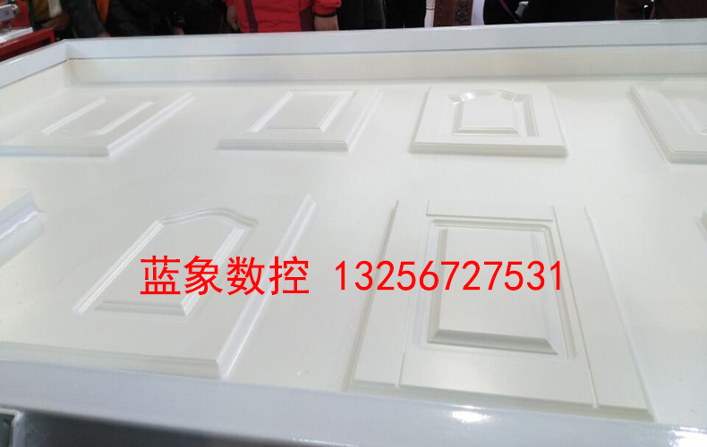 蓝象 板式家具雕刻机设备 橱柜门雕刻机 圆盘换刀数控雕刻机厂家供应